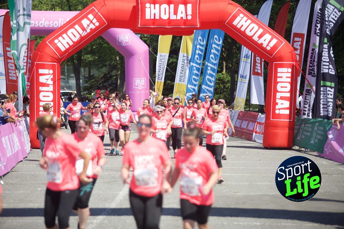 Carrera de la Mujer de Vitoria, primeras llegadas a meta y ambiente de carrera