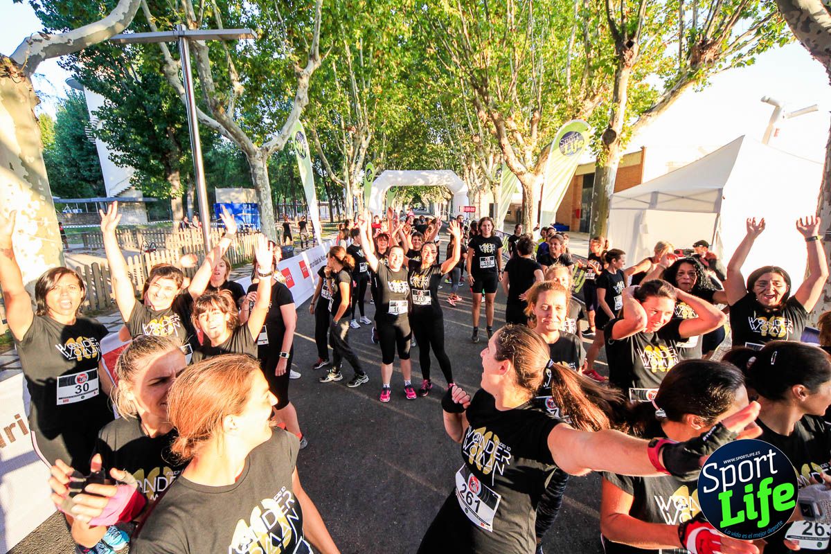 Carrera de obstáculos mujeres 10 galería 1