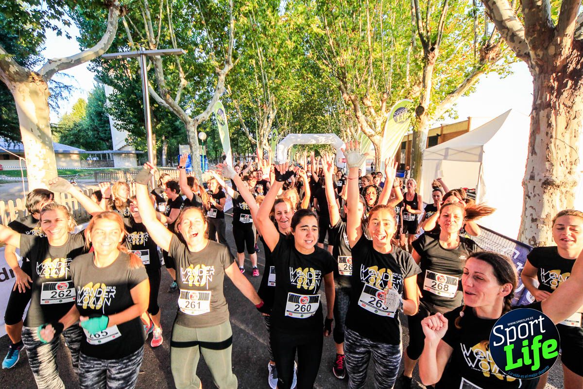 Carrera de obstáculos mujeres 10 galería 1