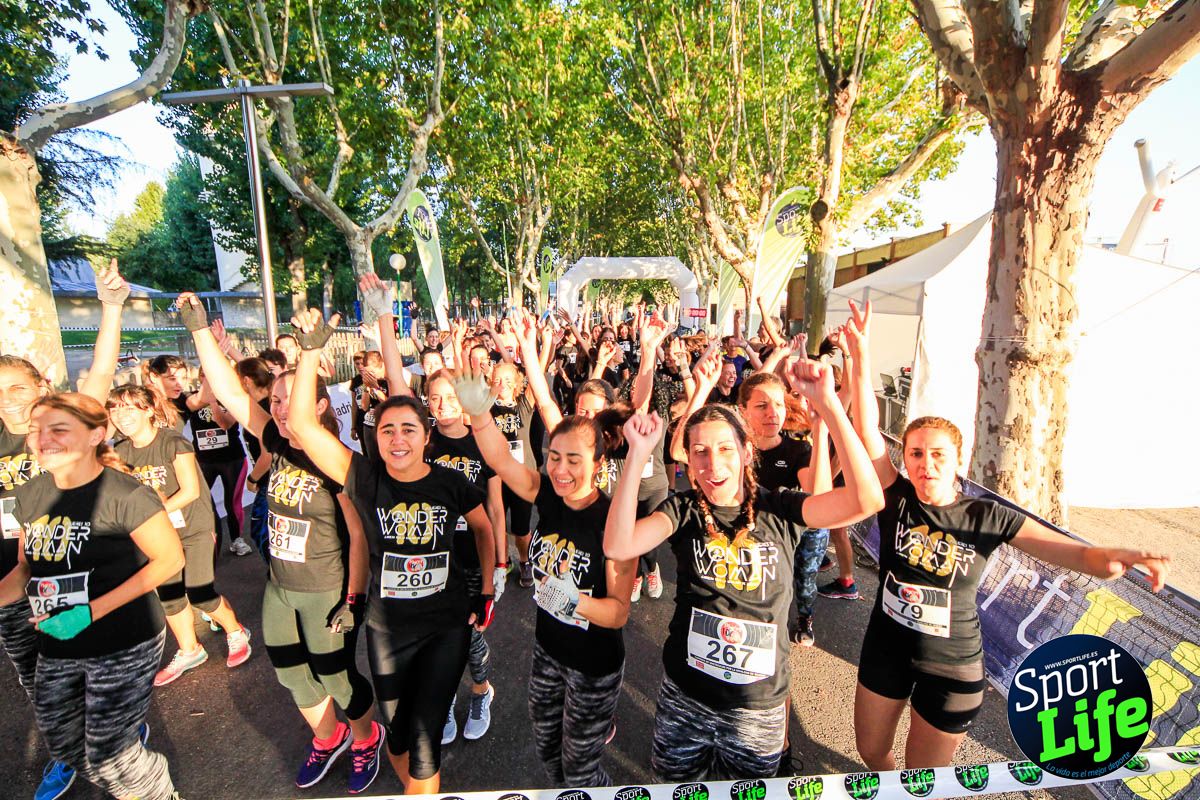 Carrera de obstáculos mujeres 10 galería 1