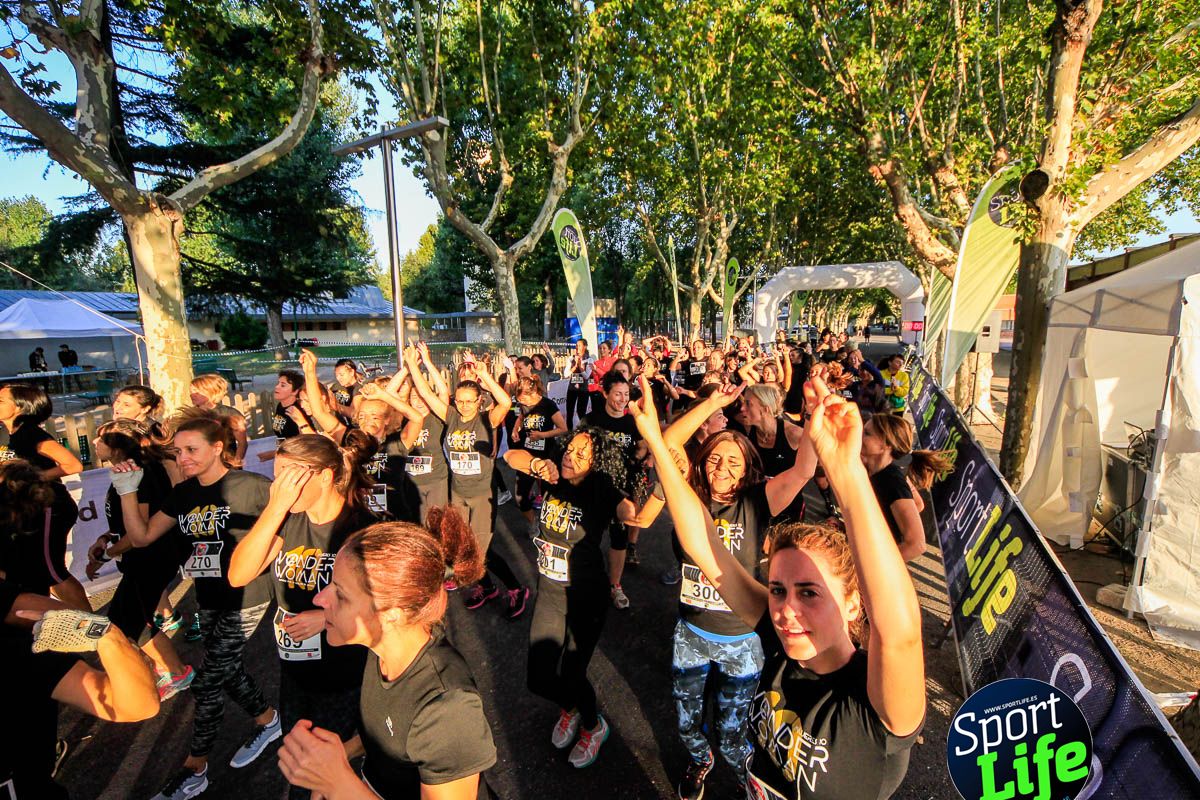 Carrera de obstáculos mujeres 10 galería 1