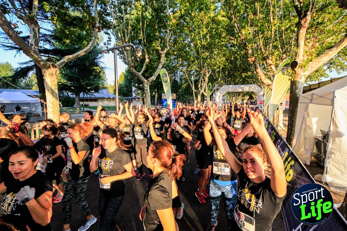 Carrera de obstáculos mujeres 10 galería 1