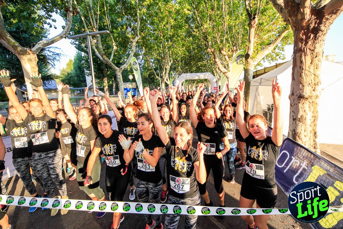 Carrera de obstáculos mujeres 10 galería 1