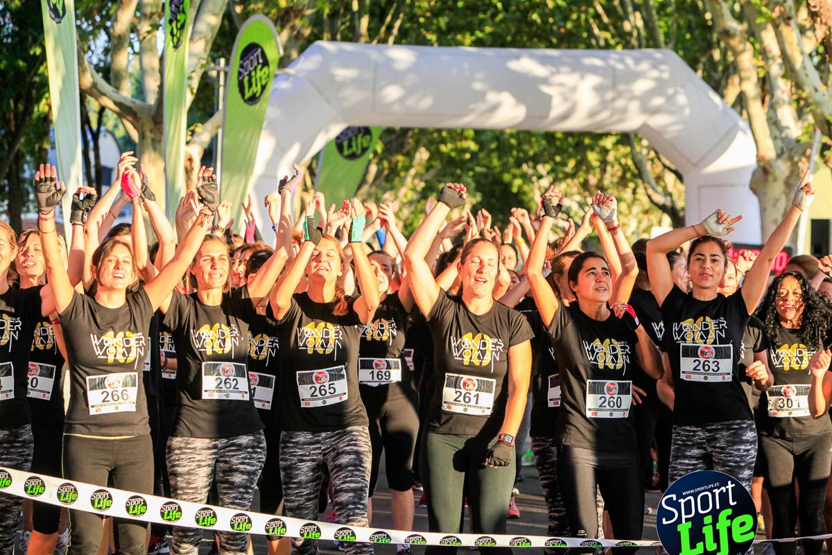 Carrera de obstáculos mujeres 10 galería 1