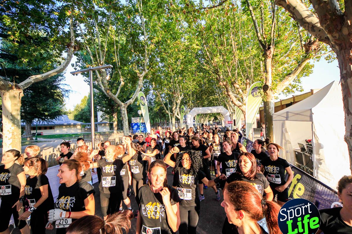 Carrera de obstáculos mujeres 10 galería 1