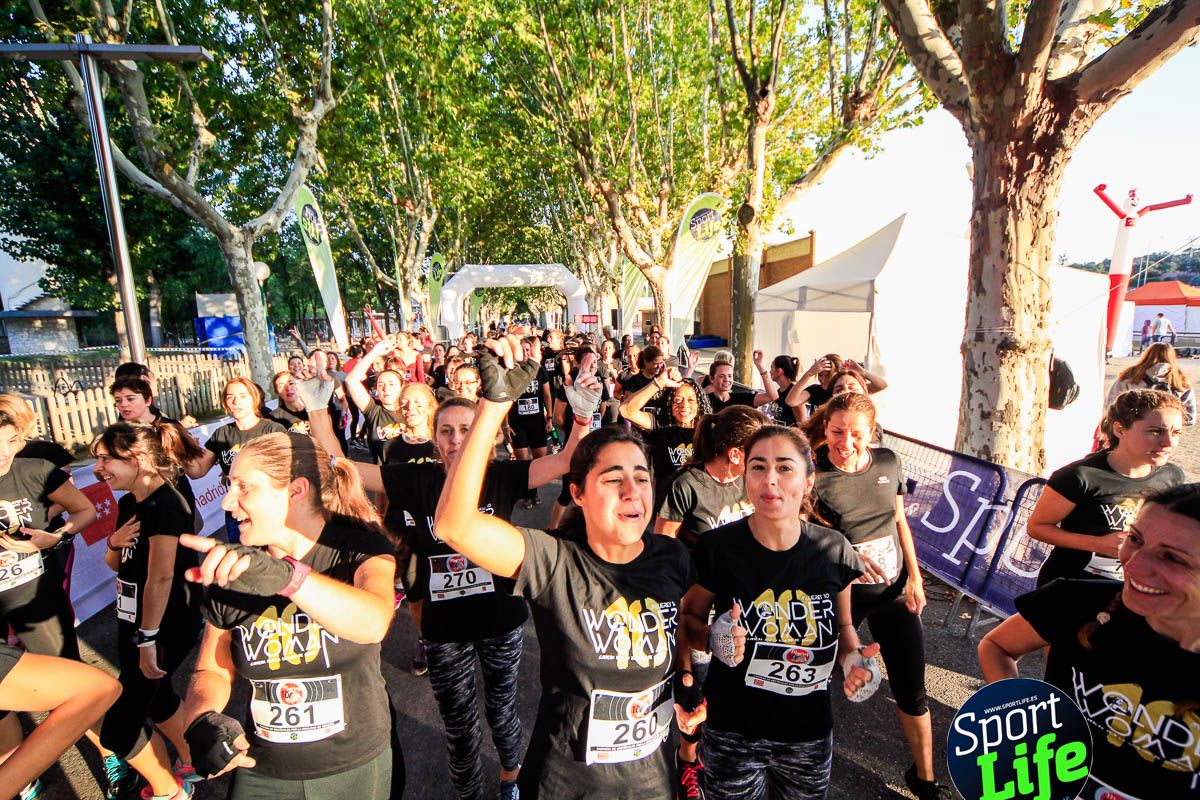 Carrera de obstáculos mujeres 10 galería 1