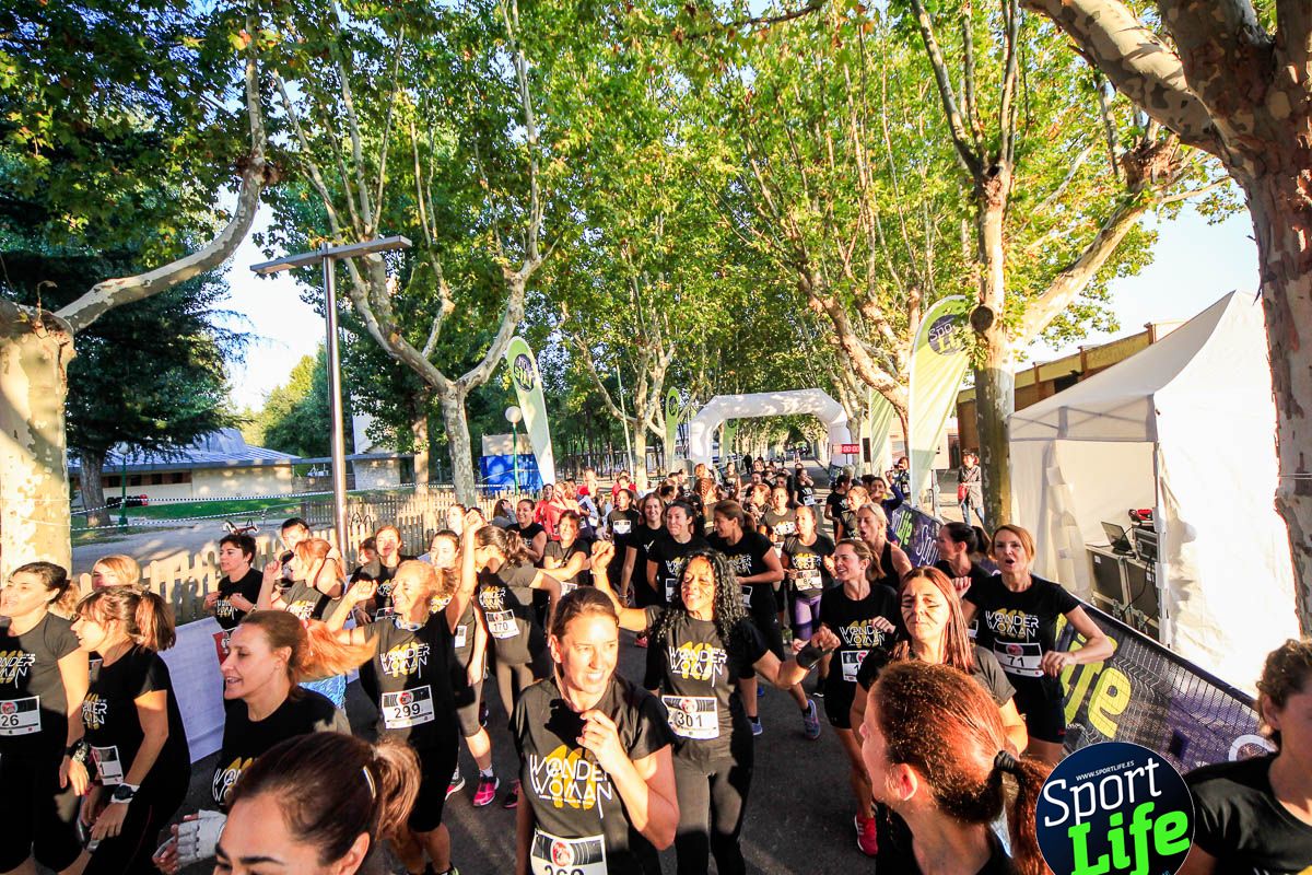 Carrera de obstáculos mujeres 10 galería 1