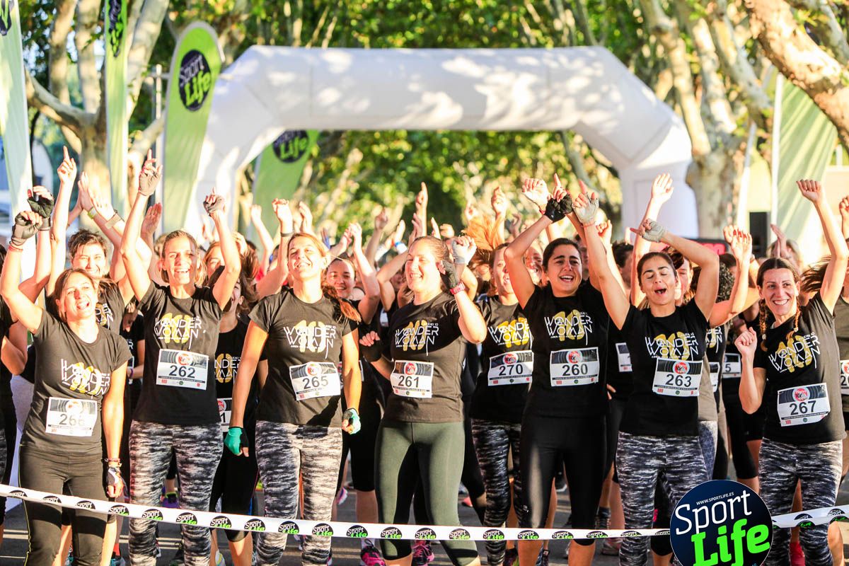 Carrera de obstáculos mujeres 10 galería 1