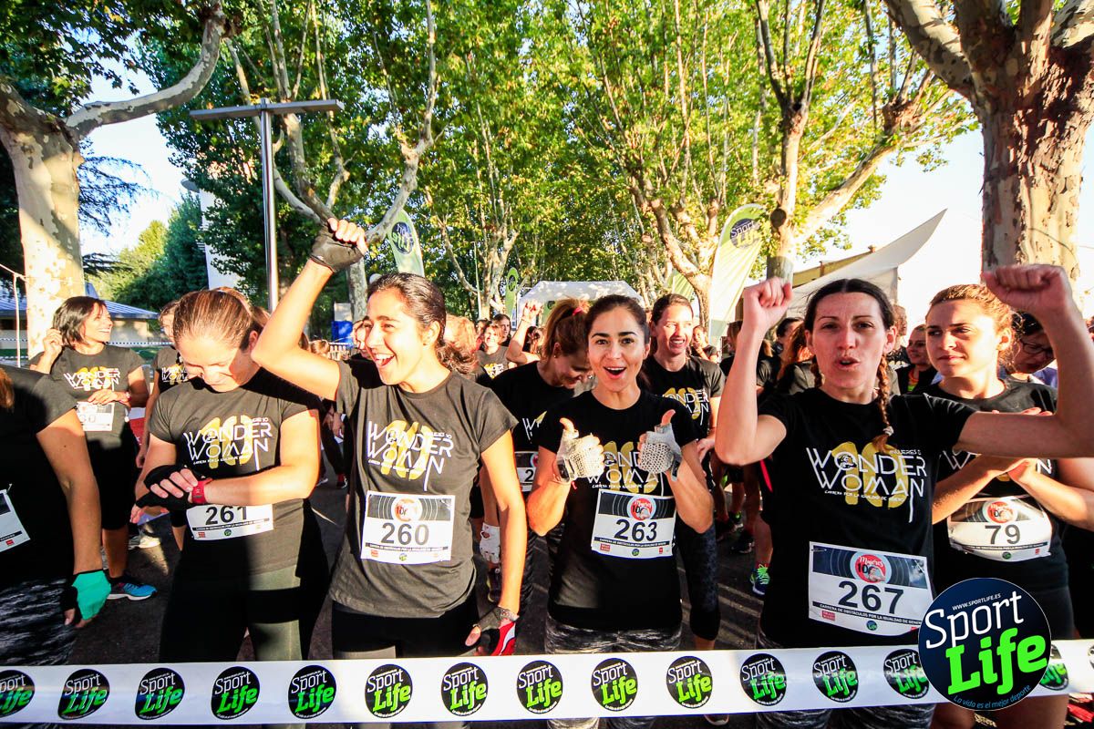 Carrera de obstáculos mujeres 10 galería 1