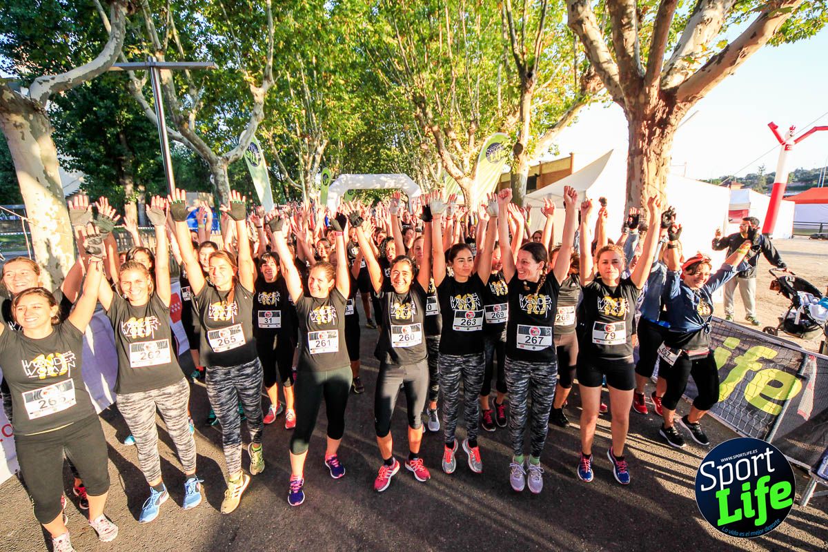 Carrera de obstáculos mujeres 10 galería 1