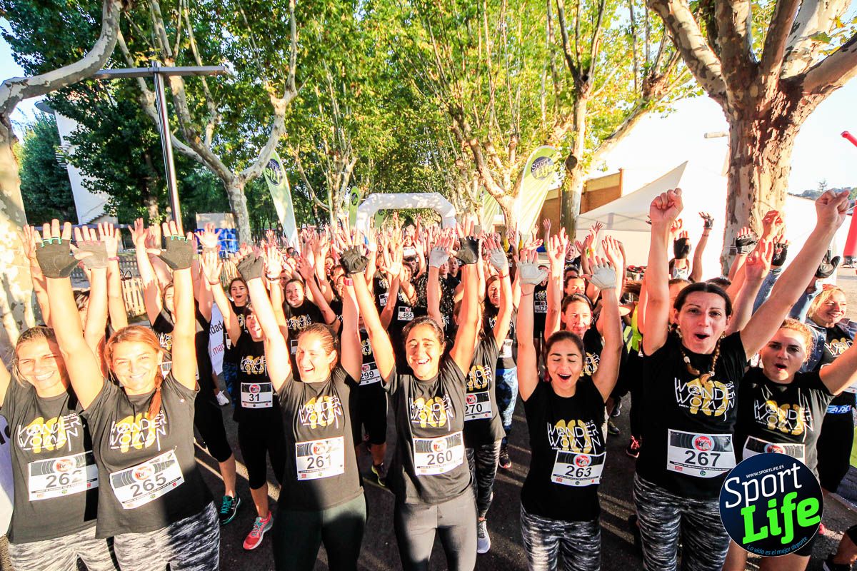 Carrera de obstáculos mujeres 10 galería 1
