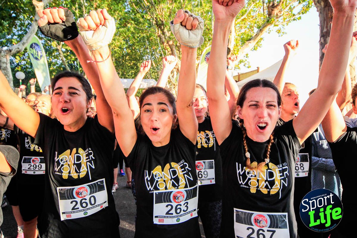Carrera de obstáculos mujeres 10 galería 1