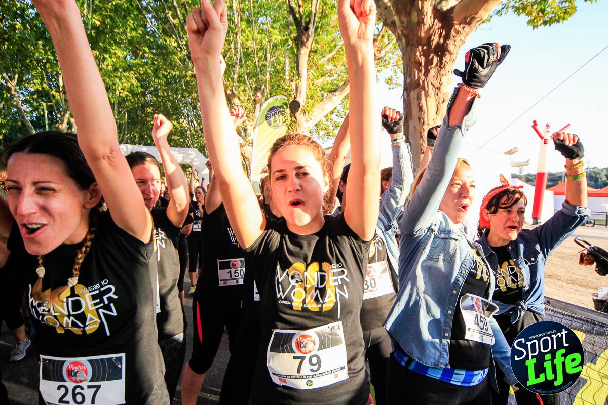 Carrera de obstáculos mujeres 10 galería 1