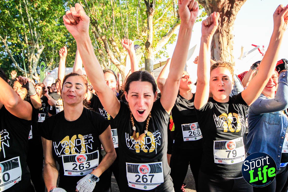 Carrera de obstáculos mujeres 10 galería 1