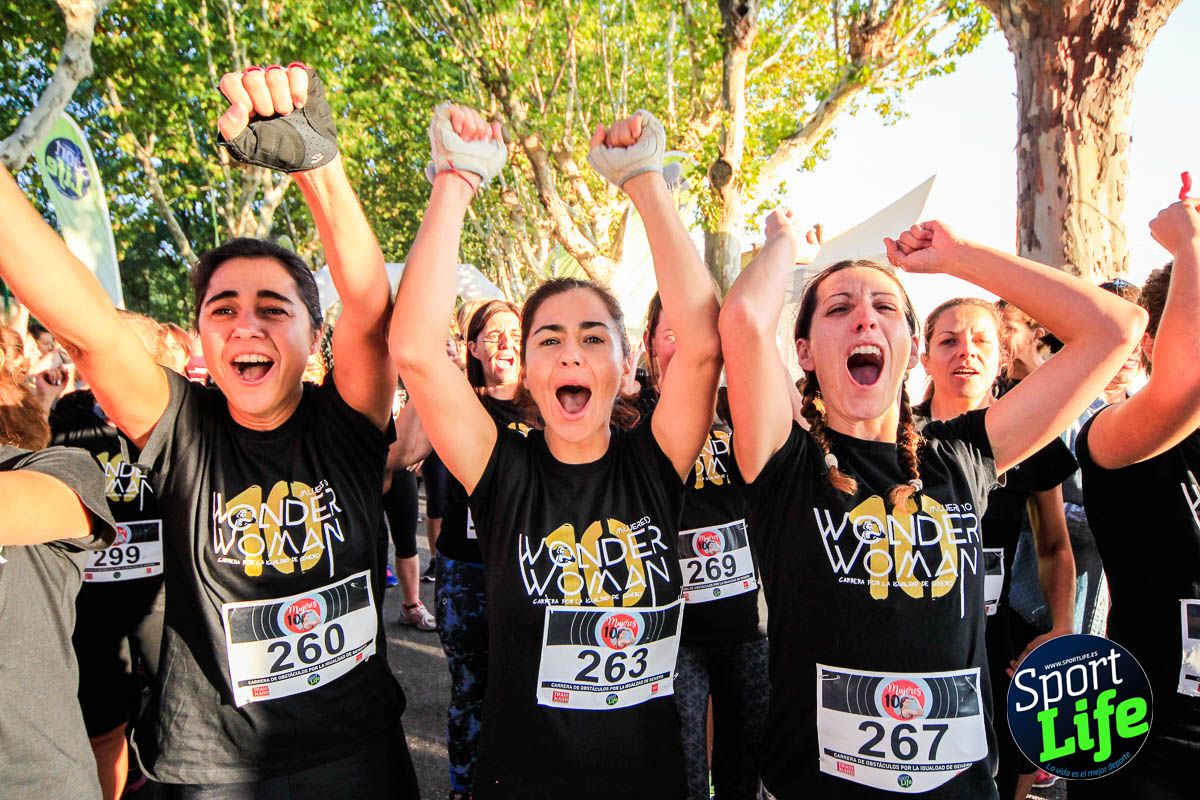 Carrera de obstáculos mujeres 10 galería 1