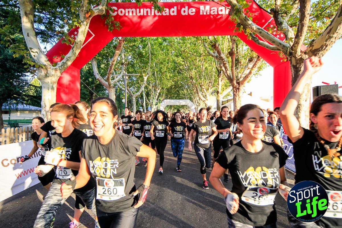 Carrera de obstáculos mujeres 10 galería 1