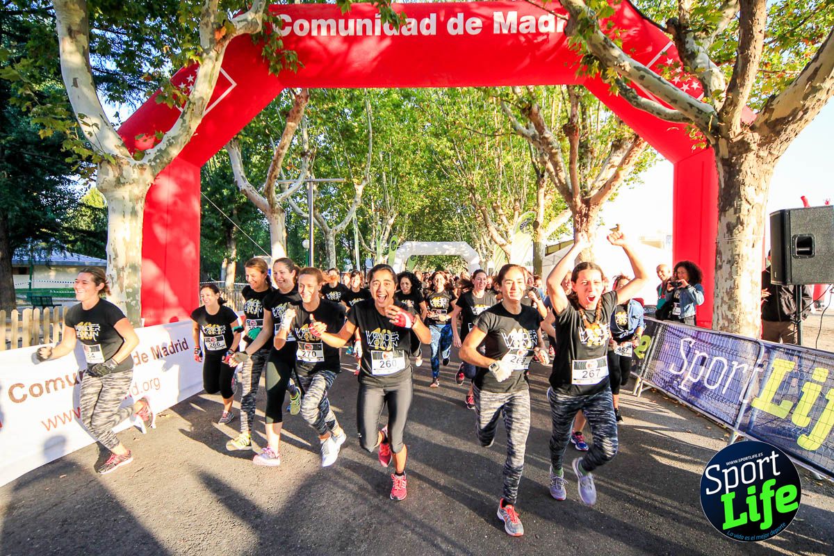 Carrera de obstáculos mujeres 10 galería 1