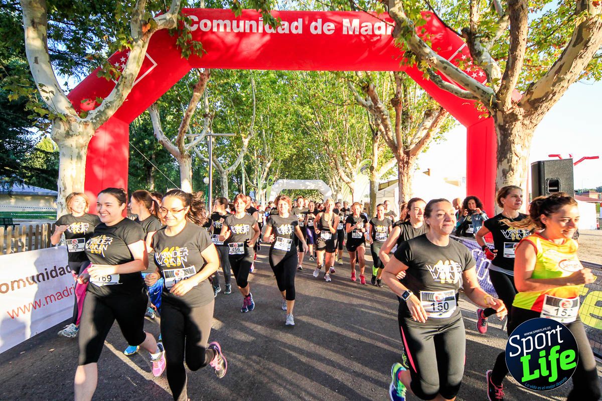 Carrera de obstáculos mujeres 10 galería 1