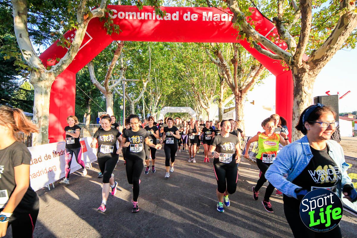 Carrera de obstáculos mujeres 10 galería 1