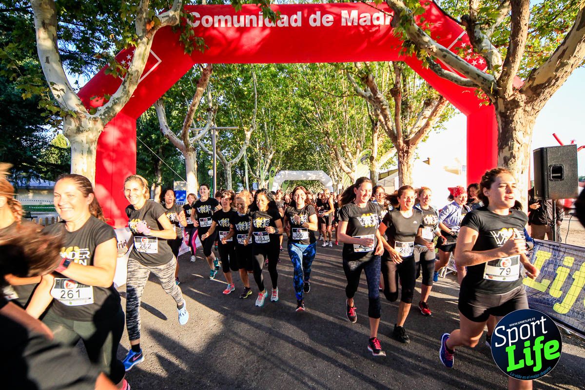 Carrera de obstáculos mujeres 10 galería 1