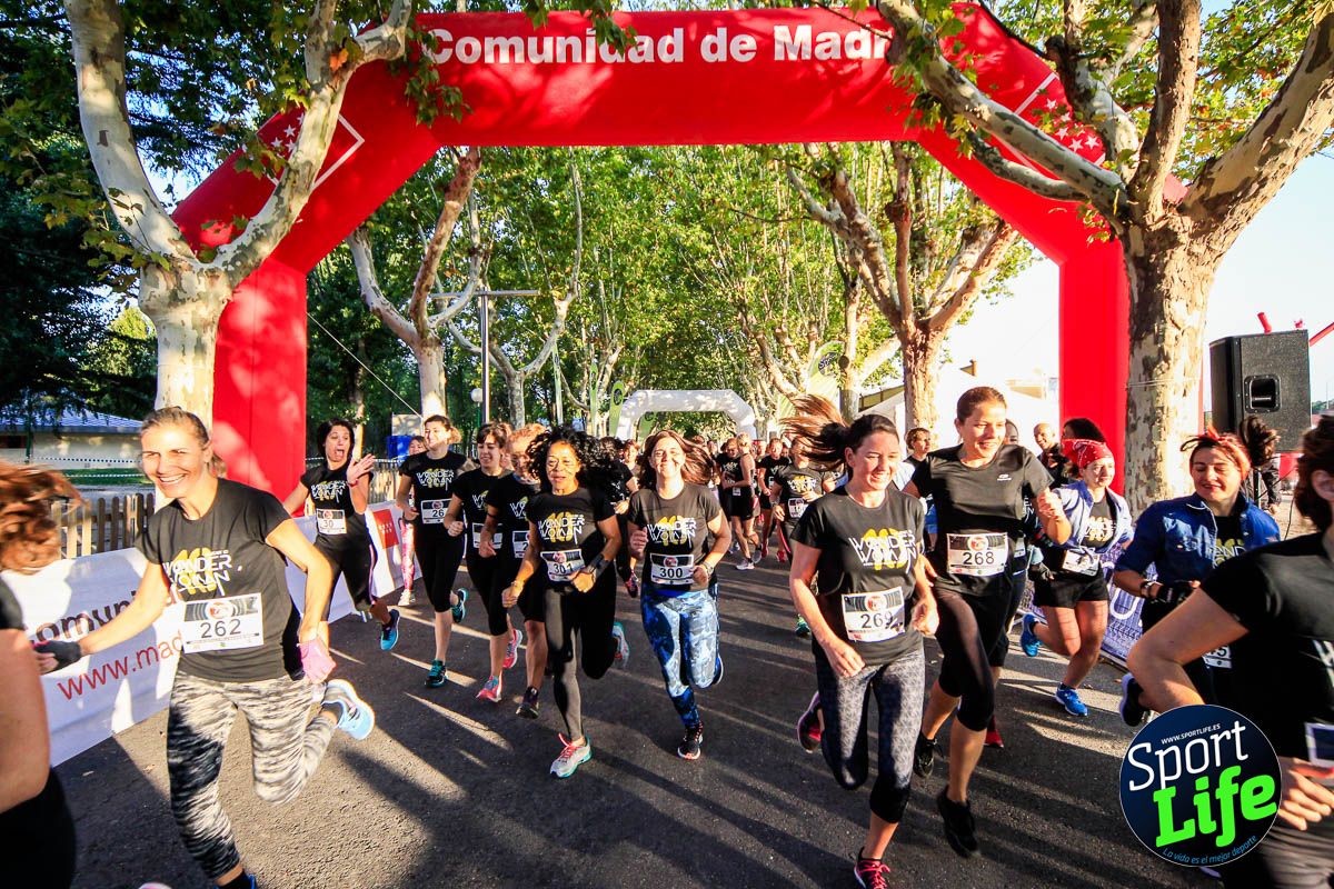 Carrera de obstáculos mujeres 10 galería 1