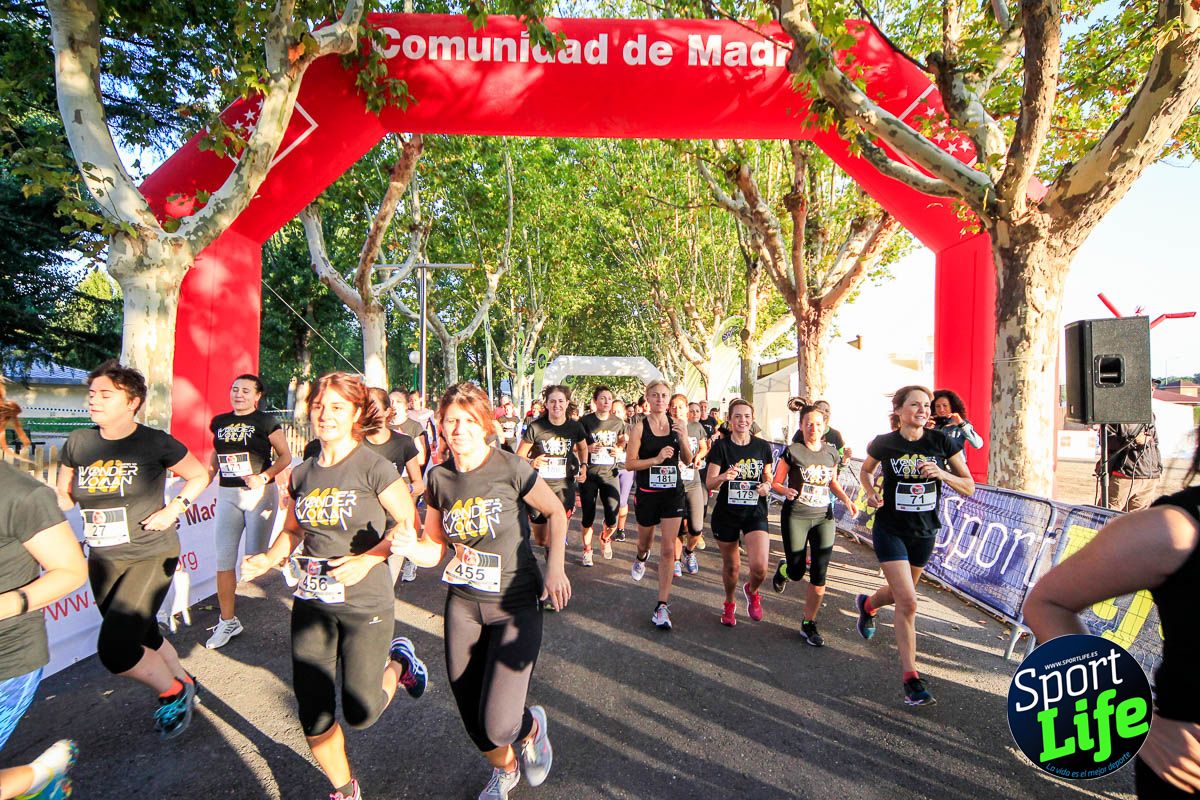 Carrera de obstáculos mujeres 10 galería 1