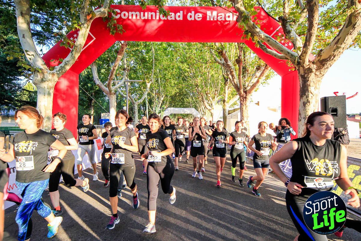 Carrera de obstáculos mujeres 10 galería 1