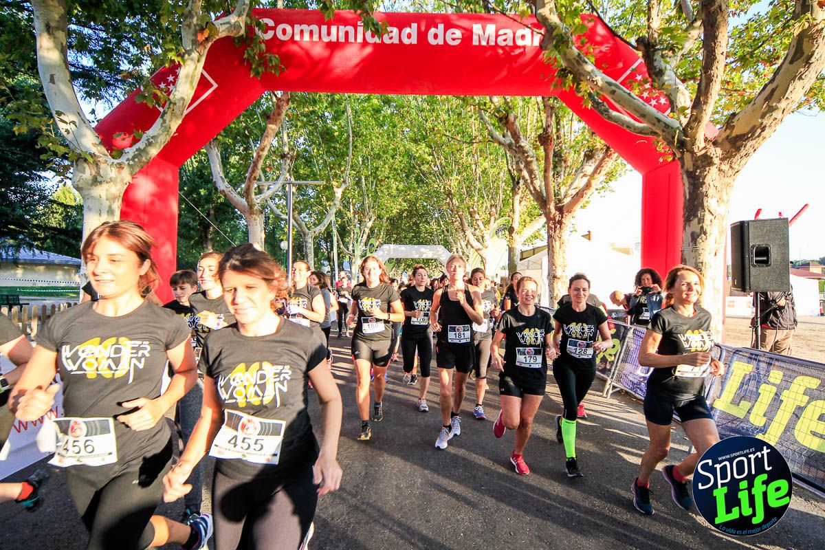 Carrera de obstáculos mujeres 10 galería 1