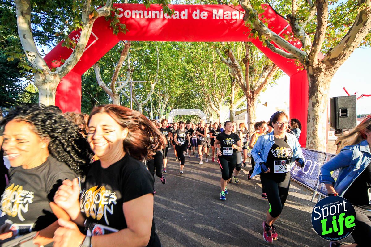Carrera de obstáculos mujeres 10 galería 1