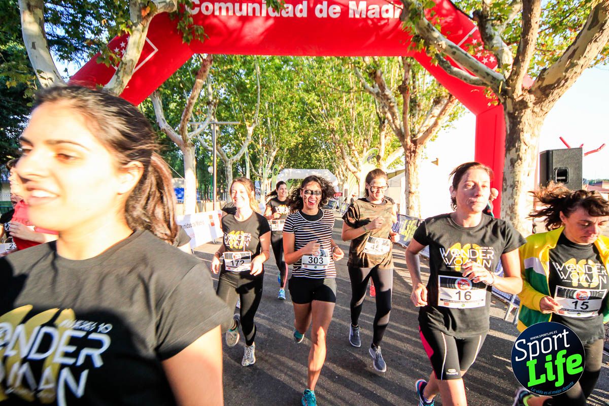 Carrera de obstáculos mujeres 10 galería 1