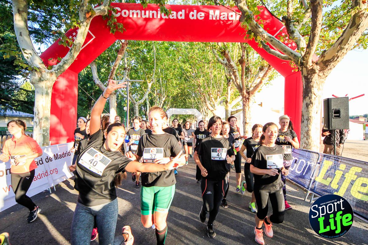 Carrera de obstáculos mujeres 10 galería 1