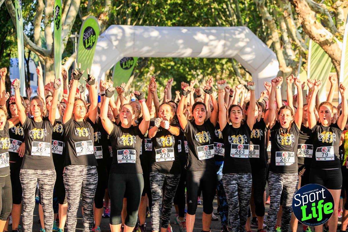 Carrera de obstáculos mujeres 10 galería 1