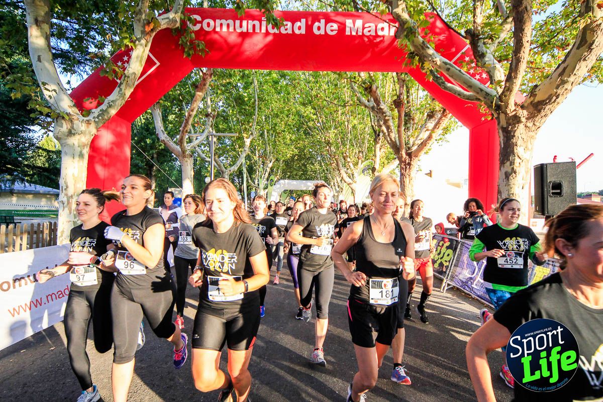 Carrera de obstáculos mujeres 10 galería 1