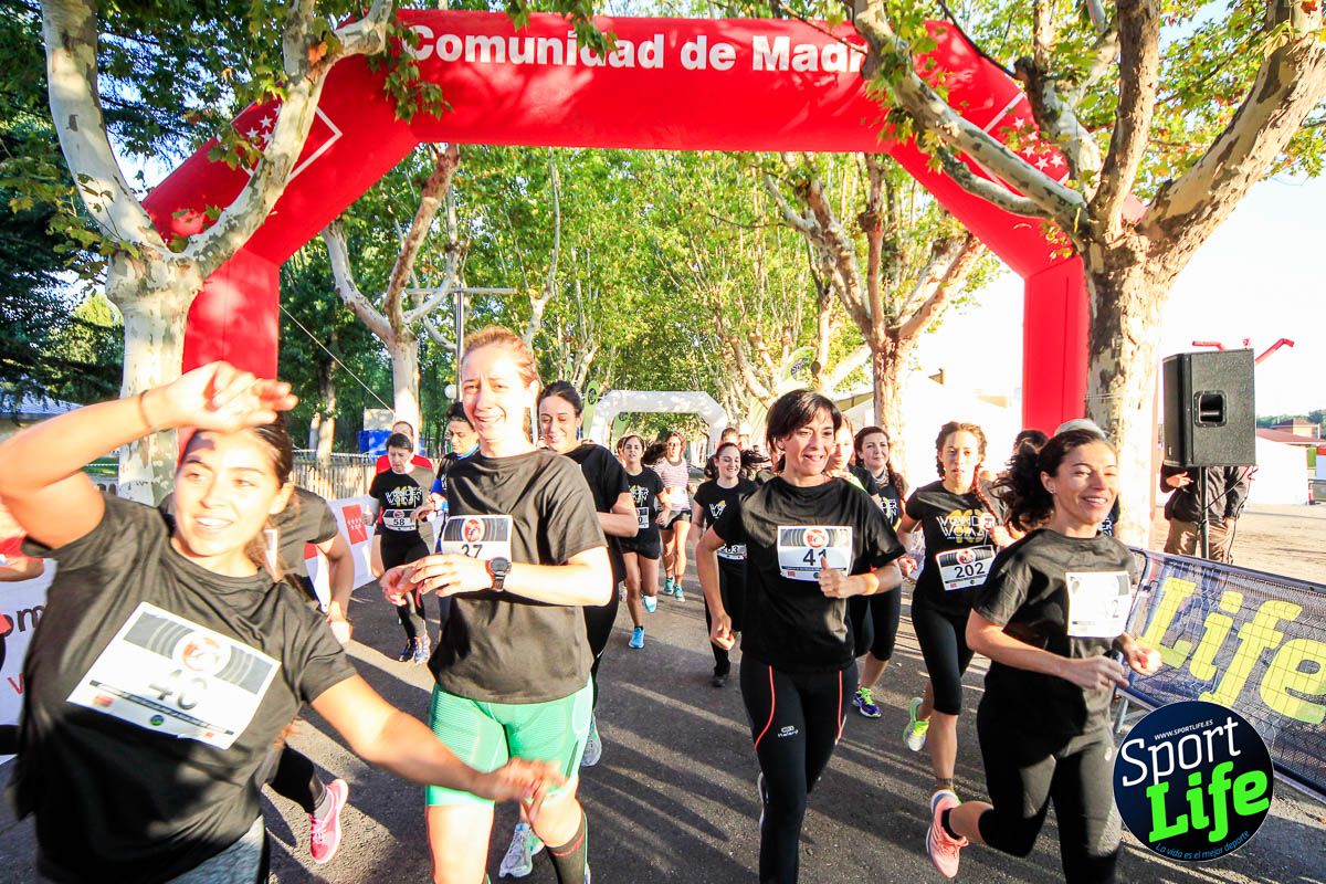 Carrera de obstáculos mujeres 10 galería 1