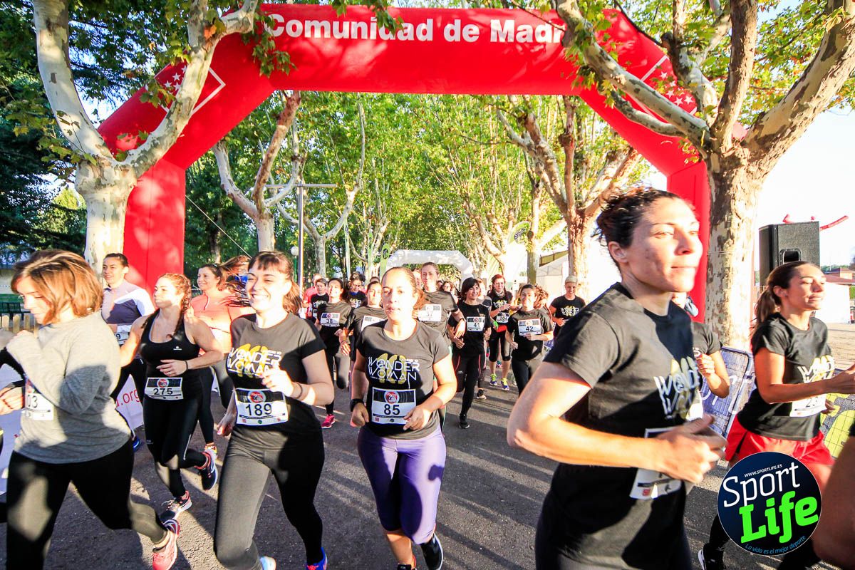 Carrera de obstáculos mujeres 10 galería 1