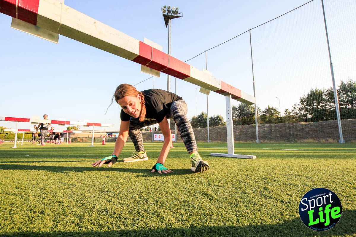 Carrera de obstáculos mujeres 10 galería 1