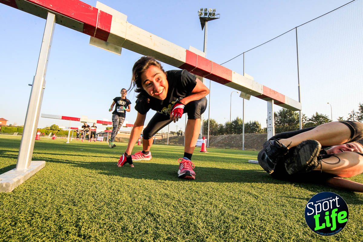 Carrera de obstáculos mujeres 10 galería 1