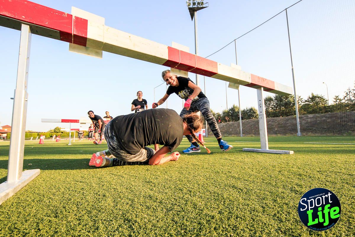 Carrera de obstáculos mujeres 10 galería 1