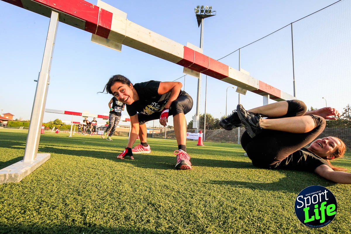 Carrera de obstáculos mujeres 10 galería 1