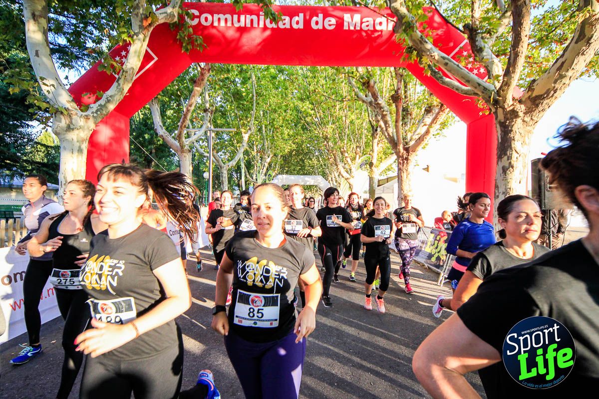 Carrera de obstáculos mujeres 10 galería 1