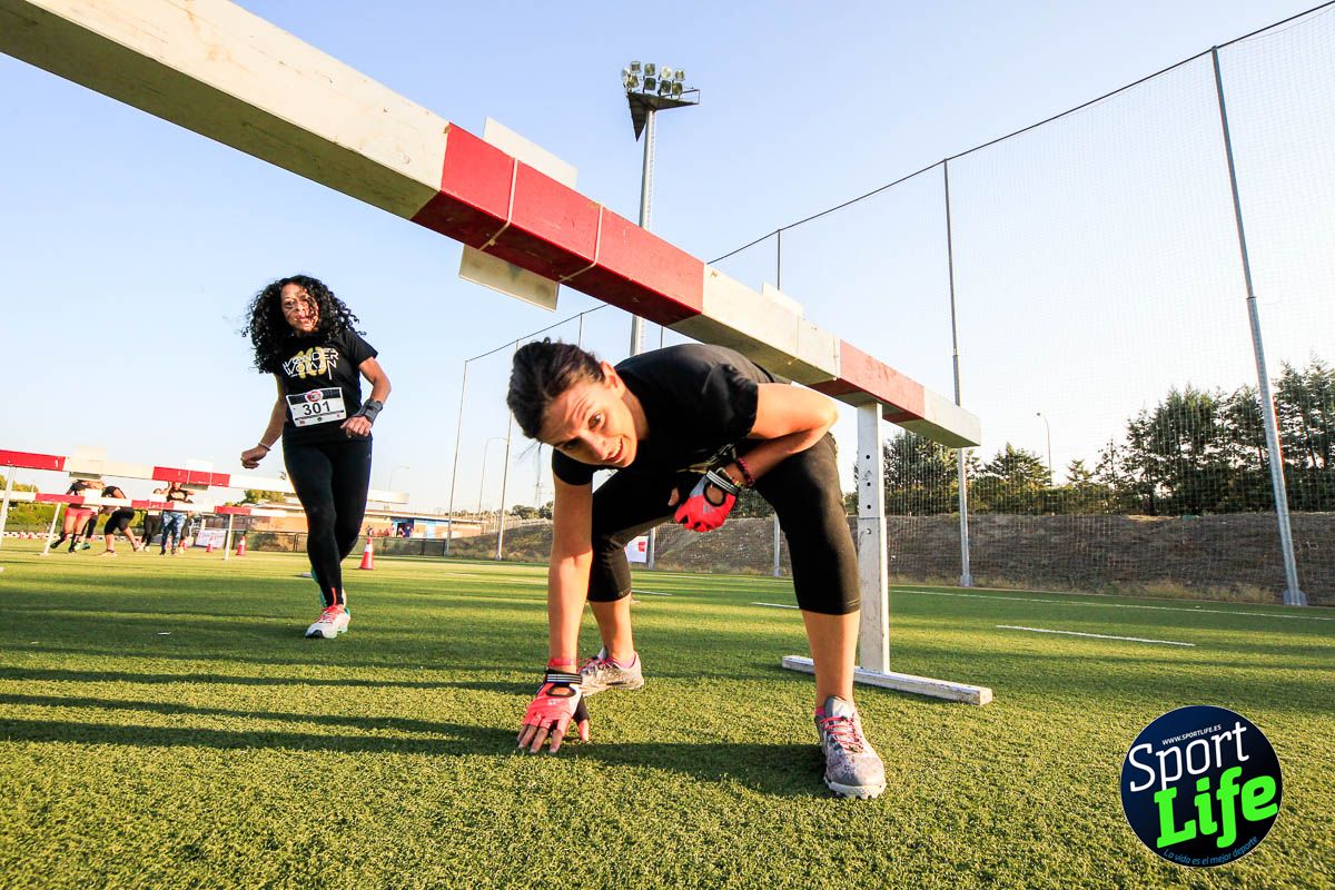 Carrera de obstáculos mujeres 10 galería 1