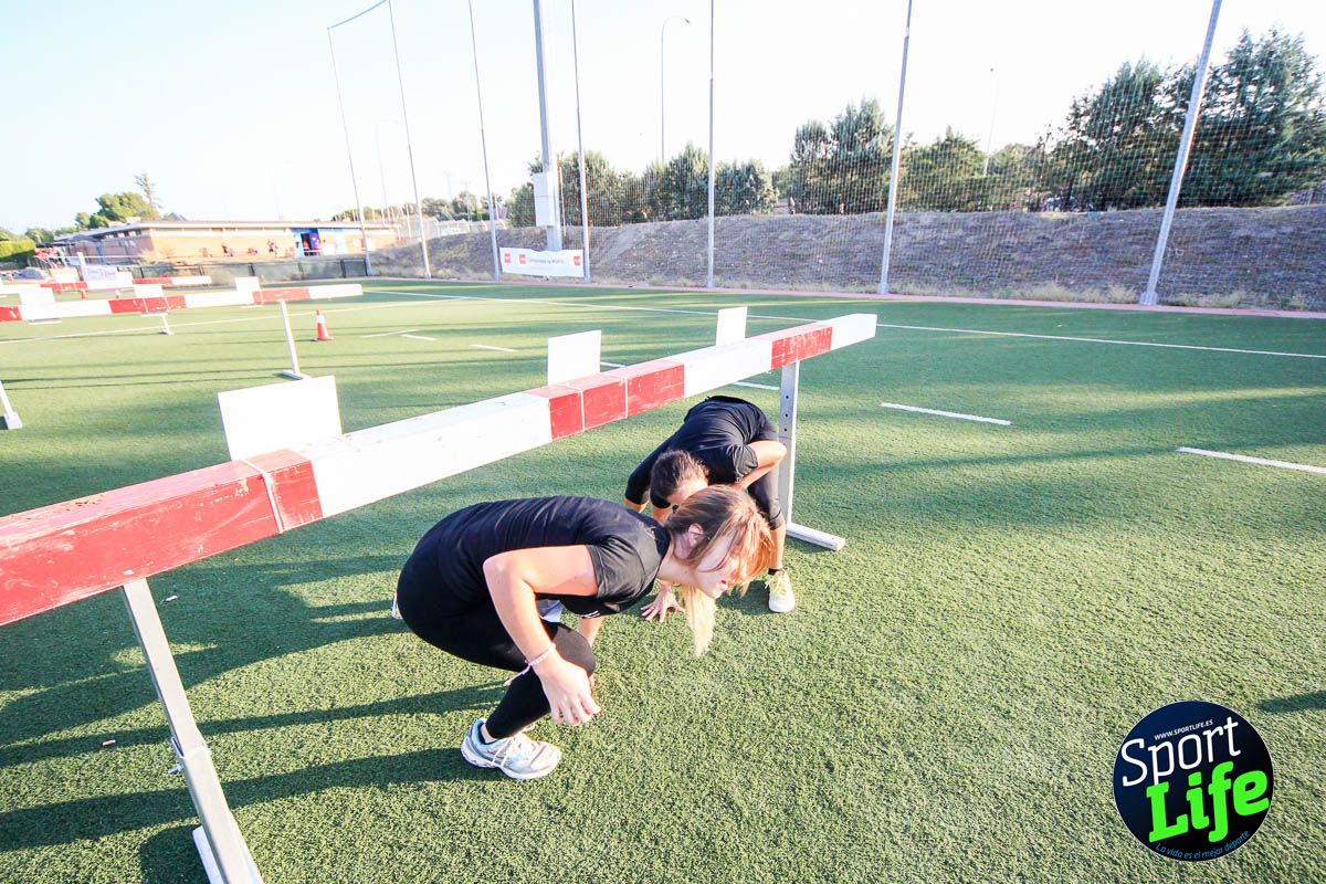 Carrera de obstáculos mujeres 10 galería 1