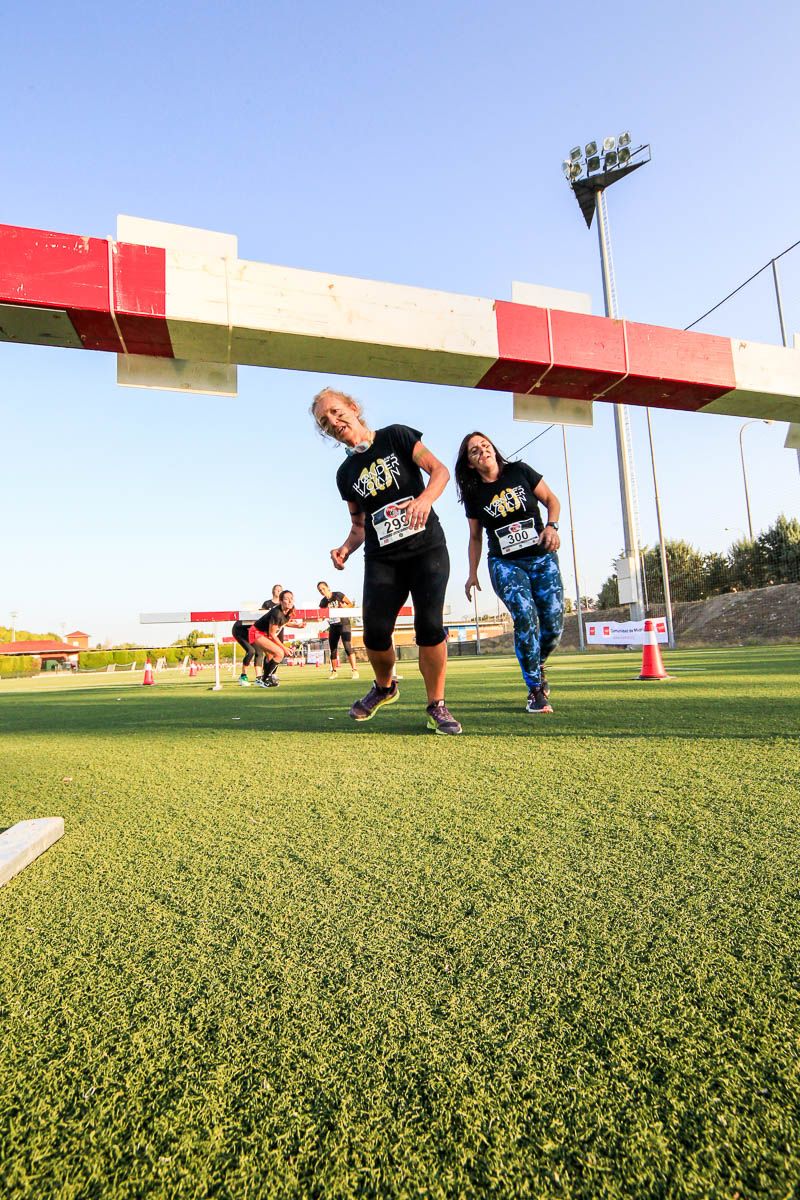 Carrera de obstáculos mujeres 10 galería 1