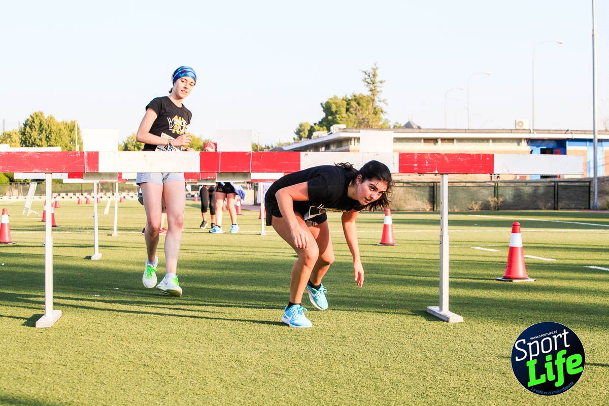 Carrera de obstáculos mujeres 10 galería 1