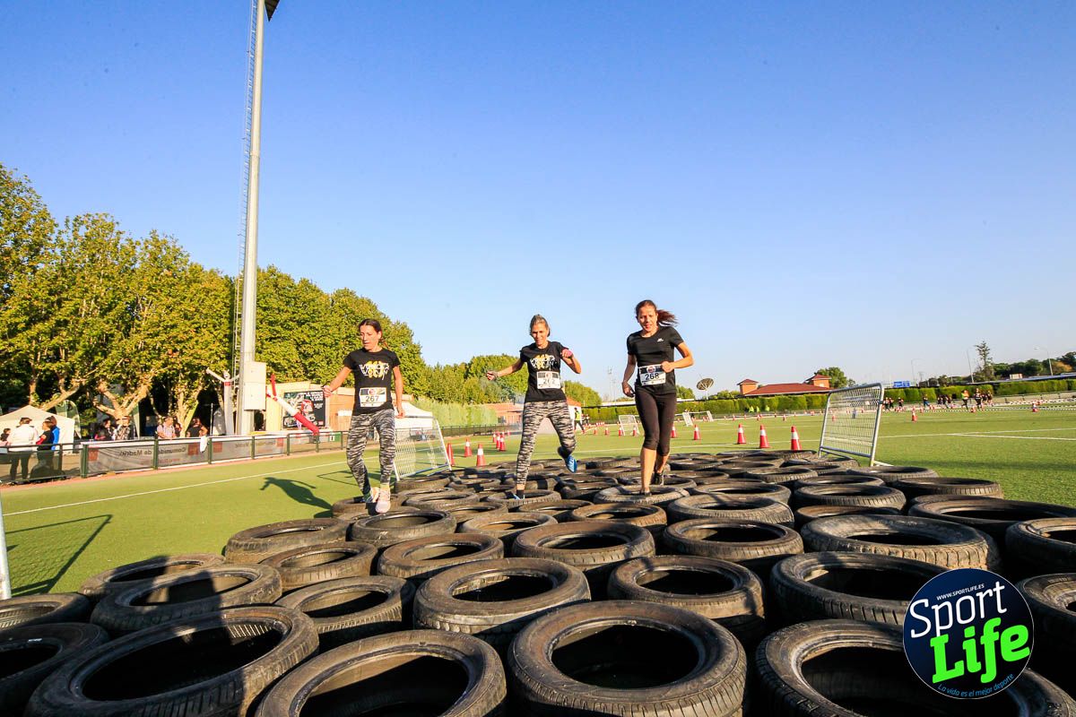Carrera de obstáculos mujeres 10 galería 1