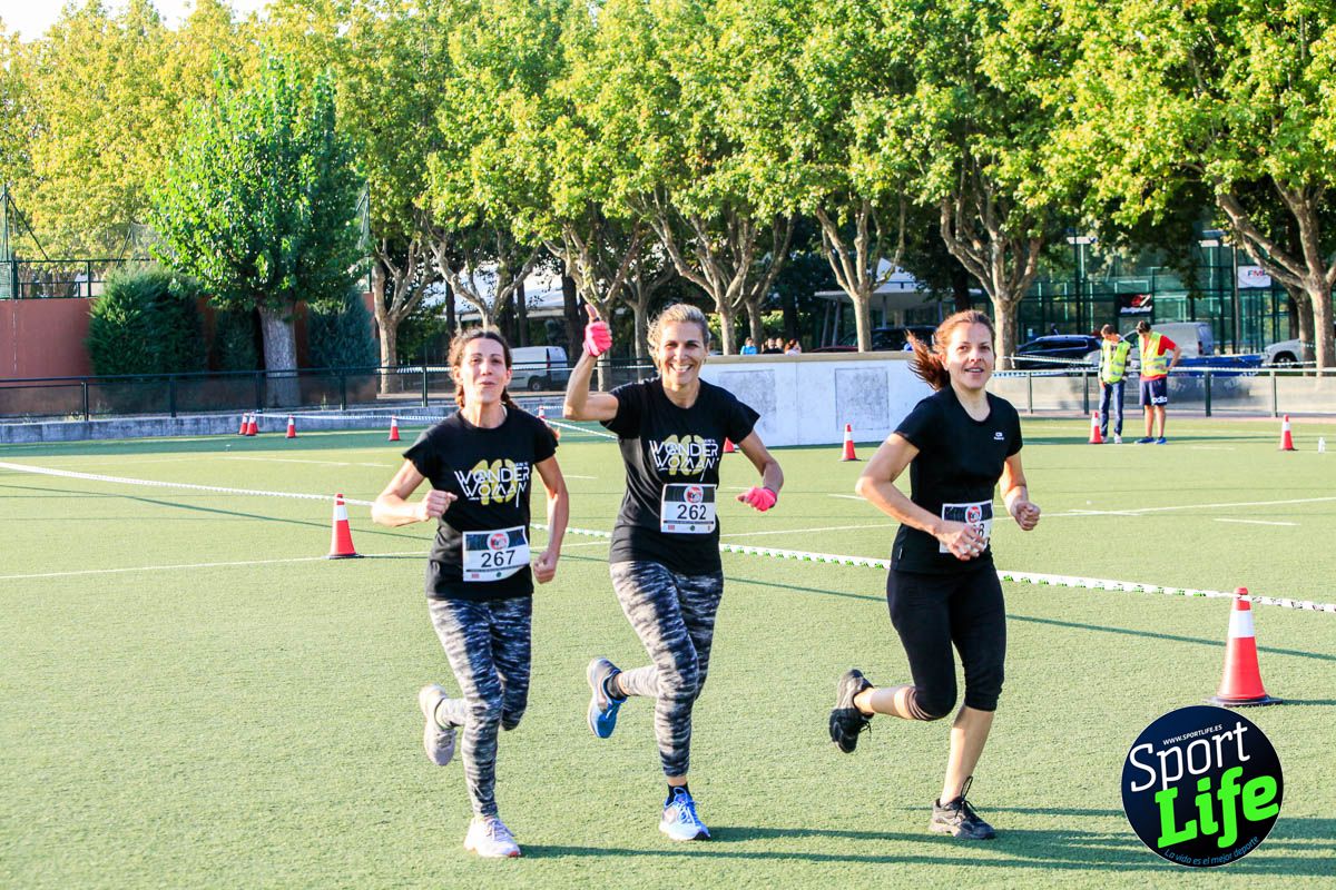 Carrera de obstáculos mujeres 10 galería 1
