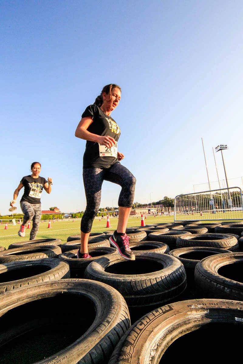 Carrera de obstáculos mujeres 10 galería 1