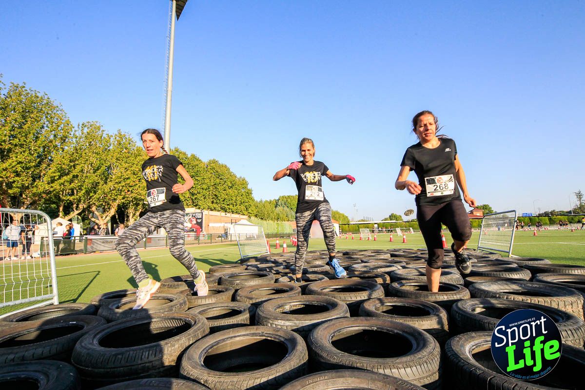 Carrera de obstáculos mujeres 10 galería 1