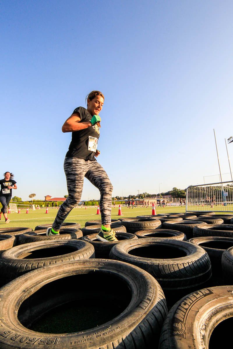 Carrera de obstáculos mujeres 10 galería 1