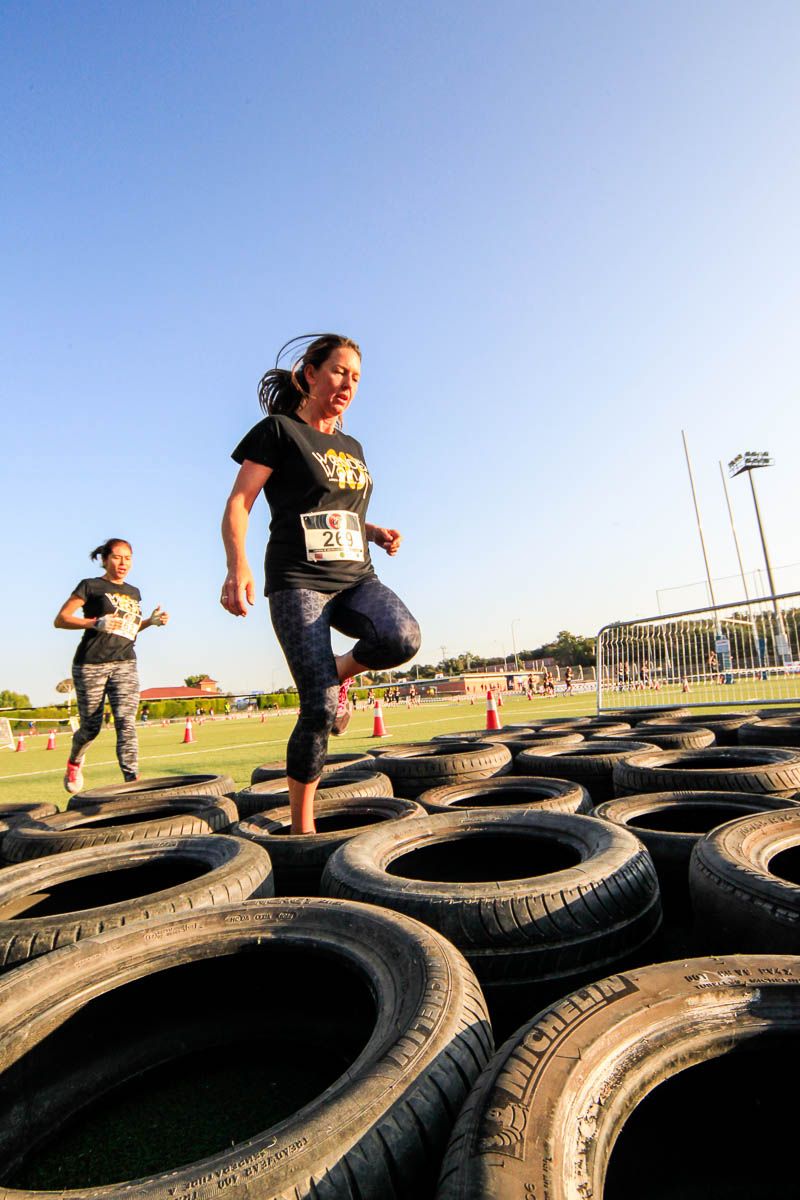 Carrera de obstáculos mujeres 10 galería 1